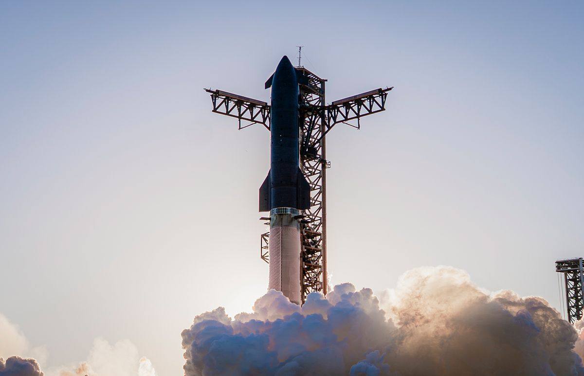 Starship in flight